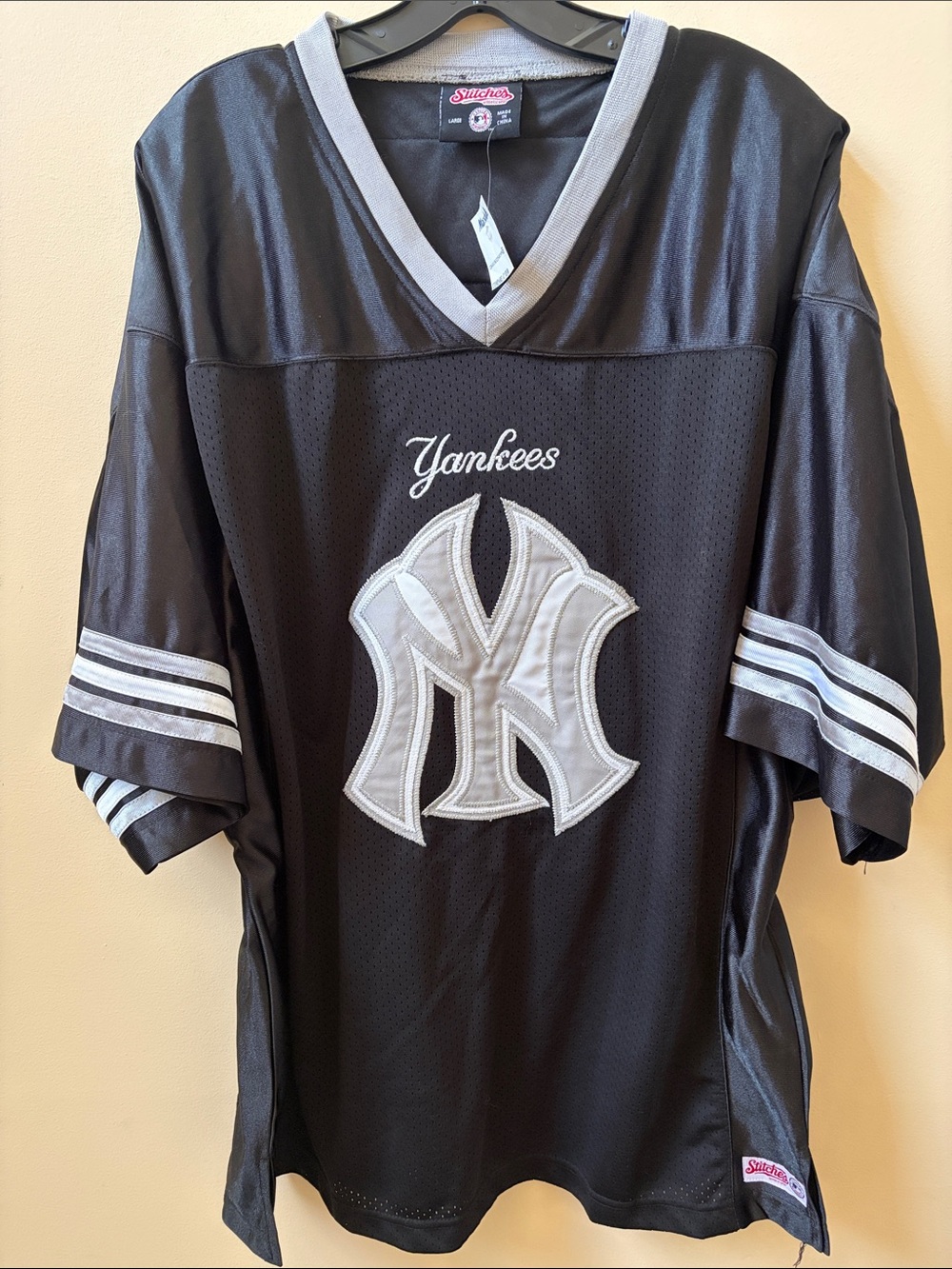 NY Yankees V-Neck Athletic Jersey